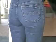 Spy cam street view of hot girls tight asses in tight jeans