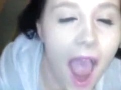 Amateur blowjob ends with great facial