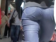 She has some really tight jeans and voyeur knows that