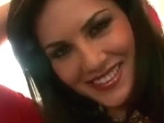 Sunny Leoni Teasing in Red Saree - hottest Clip in HINDI
