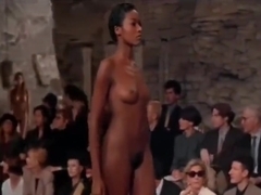 Nude Runway Show - Ready to Wear (Pret-a-porter) (1994)