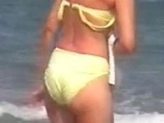 candid beach compilation 4
