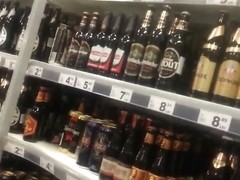 spy sexy mature ass in supermarket romanian