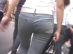 Candid jeans butts are waved by their hot Asian owners armd00488A