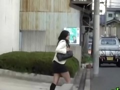 Sexy Japanese chick wears no panties in a sharking video