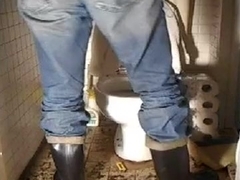 nlboots - toilet visit piss rubber boots jeans