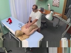 Amateur euro patient pussyfucked by doctor