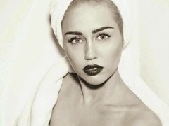 Miley Cyrus NUDE!