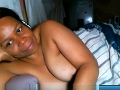 mzansi mama chatting to her bf on webcam