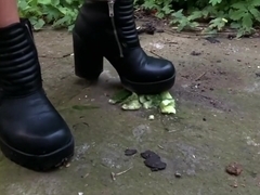 Cucumber crushing w Black boots (preview) c4s.com/studio/130739/