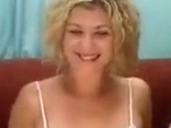 Blonde ShyanneLove undresses and masturbates
