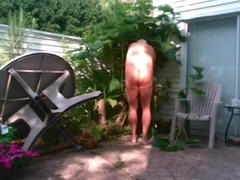 WORKING NUDE OUTDOORS